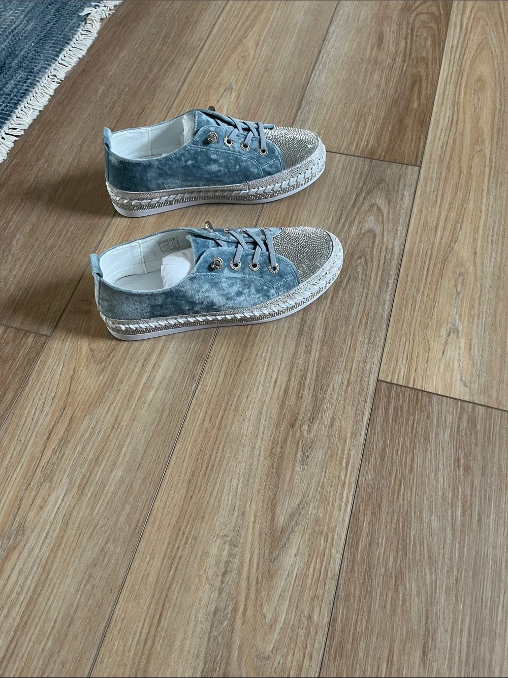 Bernie Mev women’s TW Jodie lace up Sneakers   New with box. Sky velvet color 41